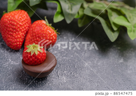 おしゃれなチョコレートといちご おしゃれなチョコレートといちご 86547475