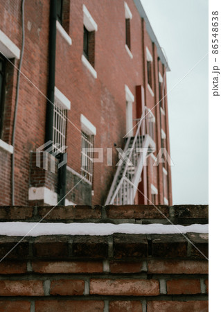 Brown brick wall and building in Seoul, Korea 86548638