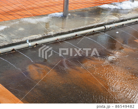 雪国の生活　消雪パイプ 86549482