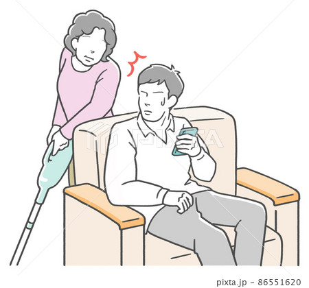 母にスマホを覗き込まれる息子 母にスマホを覗き込まれる息子 86551620