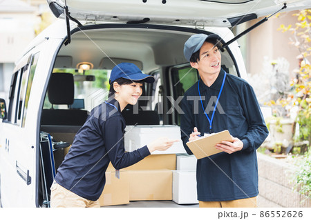 配達ドライバー 86552626