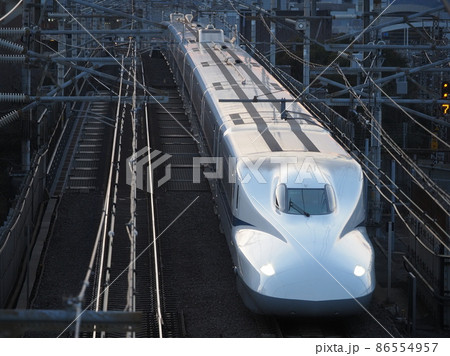 新幹線N700A 本町跨線橋にて 新幹線N700A 本町跨線橋にて 86554957