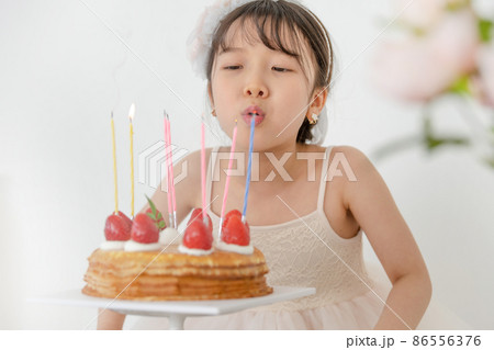 子供 ライフスタイル パーティー 86556376