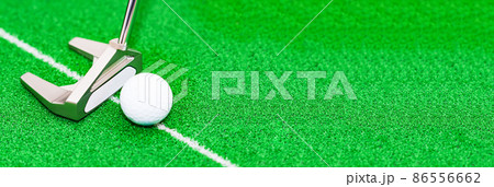 パター　パターマット　パッティング　【 ゴルフ の イメージ】 86556662