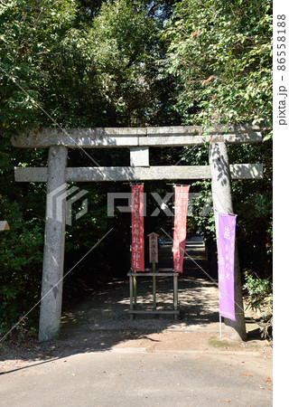 村屋坐弥冨都比売神社二の鳥居 86558188