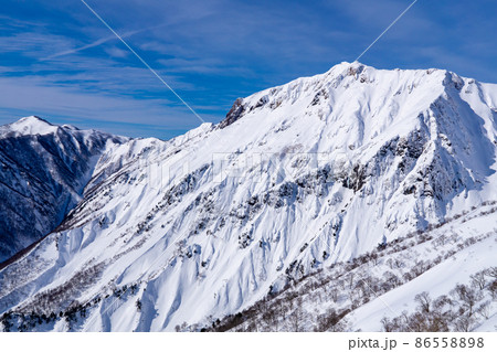 山岳風景　雪景色　川棚ノ頭　谷川岳からの眺め 86558898