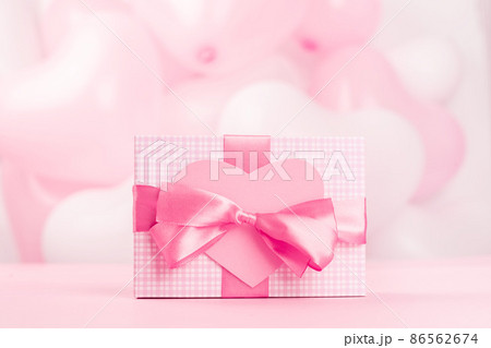 Valentine day gift and heart card Valentine day gift and heart card 86562674