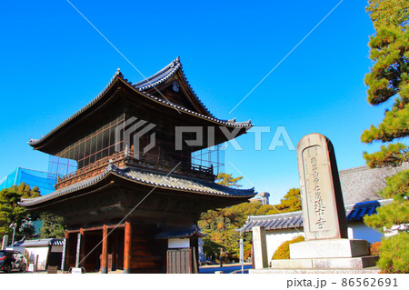 名古屋市、文化のみち建中寺三門の風景 86562691