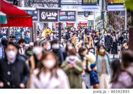 日本の東京都市景観 8万9145人全国・重症者1134人。東京1万7526人日曜最多…＝6日、渋谷 86562895