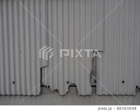 【スレート】街中にある建物劣化箇所 86563698