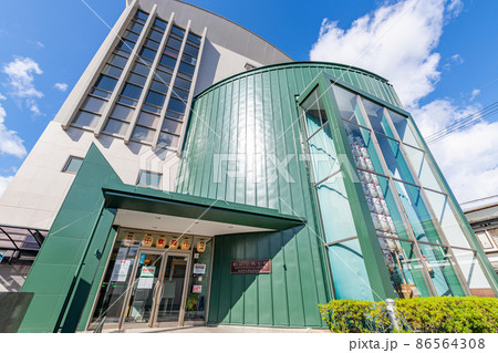 秋田県秋田市 晴天の秋田市民俗芸能伝承館(ねぶり流し館) 秋田県秋田市 晴天の秋田市民俗芸能伝承館(ねぶり流し館) 86564308