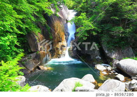 【山梨県】新緑の仙娥滝(昇仙峡) 【山梨県】新緑の仙娥滝(昇仙峡) 86567280