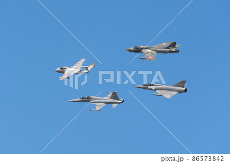 スイス空軍歴代ジェット機の編隊飛行 スイス空軍歴代ジェット機の編隊飛行 86573842