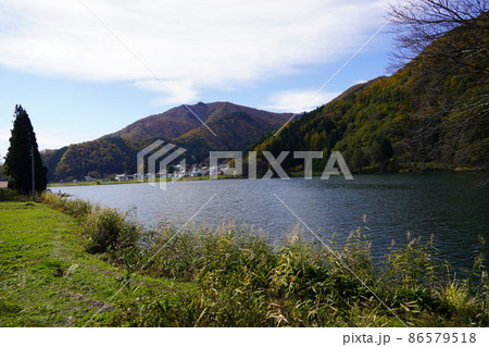 長野県秋の塩の道ウオーキングに行って来ました。素晴らしい湖がありました。(信州大町の中綱湖周辺) 長野県秋の塩の道ウオーキングに行って来ました。素晴らしい湖がありました。(信州大町の中綱湖周辺) 86579518