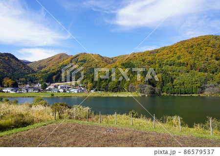長野県秋の塩の道ウオーキングに行って来ました。素晴らしい湖がありました。(信州大町の中綱湖周辺) 長野県秋の塩の道ウオーキングに行って来ました。素晴らしい湖がありました。(信州大町の中綱湖周辺) 86579537