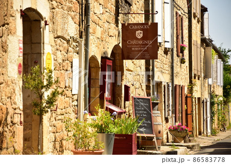 フランス・ドルドーニュの美しい村、ラ・ロック・ガジャック 86583778