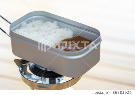 メスティンとカレー 86583929