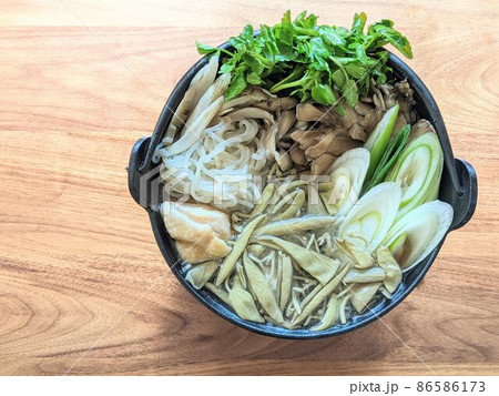 じゅんさい鍋 86586173