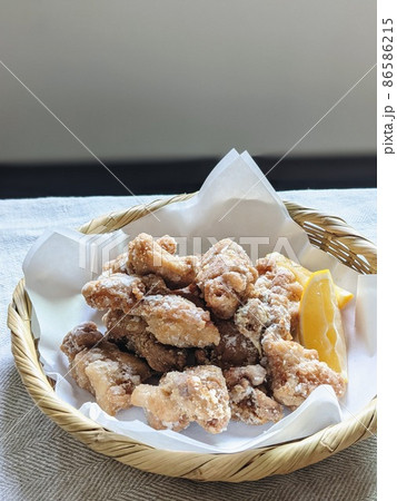 鶏のから揚げ 86586215