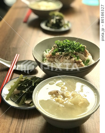 ジーロウファンと鶏白湯スープ 86586327