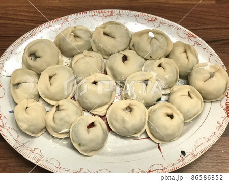 手作り水餃子の調理シーン 86586352