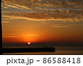 愛媛県伊予市五色ヶ浜の夕日夕焼け 86588418