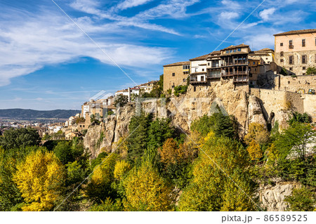The Casas Colgadas, the Hanging Houses in the medieval town of Cuenca in Castilla La Mancha, Spain. 86589525