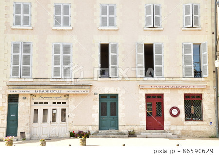 フランス・ロワールの町、ブロワの通り 86590629