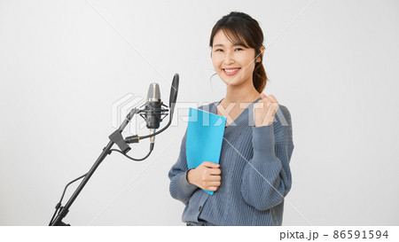 笑顔の若い女性 声優イメージ 笑顔の若い女性 声優イメージ 86591594