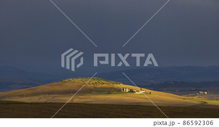 Picturesque autumn landscape, Tuscany, Italy, Europe Picturesque autumn landscape, Tuscany, Italy, Europe 86592306