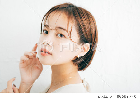 若い女性のヘアスタイル、ビューティーイメージ 若い女性のヘアスタイル、ビューティーイメージ 86593740