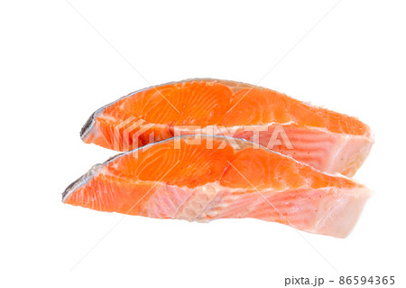厚切りの甘塩銀鮭の切り身【チラシ用素材】 86594365