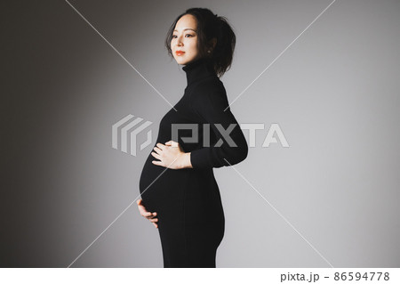 マタニティフォト　黒いニットワンピ 86594778