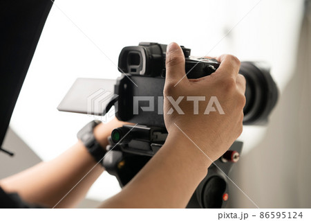 カメラマン 手元 写真 動画 デジカメ カメラマン 手元 写真 動画 デジカメ 86595124