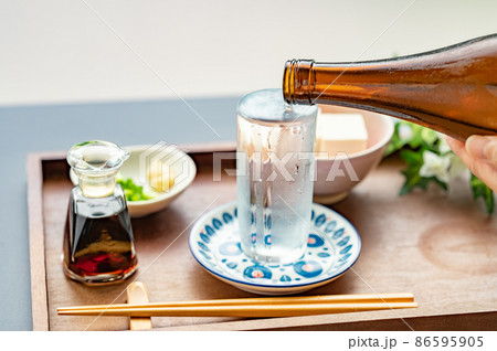 夏には冷酒に冷奴 夏には冷酒に冷奴 86595905