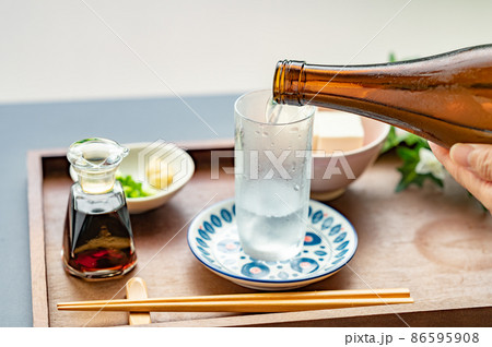 夏には冷酒に冷奴 86595908