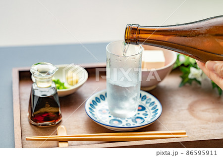 夏には冷酒に冷奴 86595911