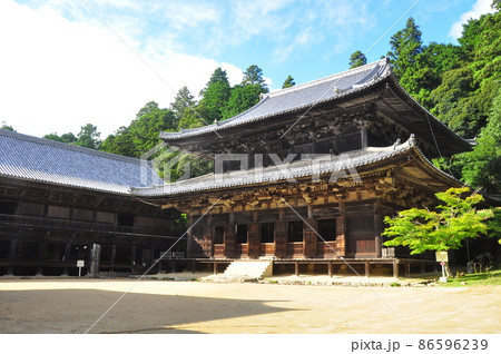 姫路市 書写山円教寺 大講堂と食堂と深緑 姫路市 書写山円教寺 大講堂と食堂と深緑 86596239