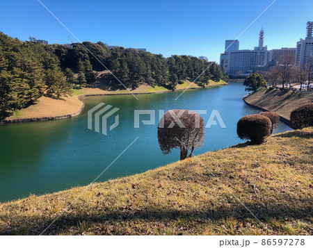 東京・江戸城（皇居）半蔵濠 86597278