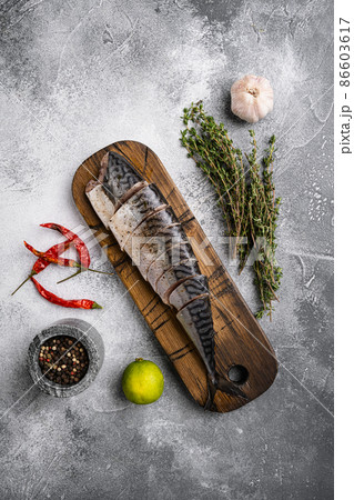 Fresh fish mackerel, on gray stone table background, top view flat lay 86603617