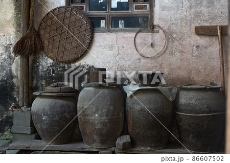 Old traditional chinese ancient  items 86607502