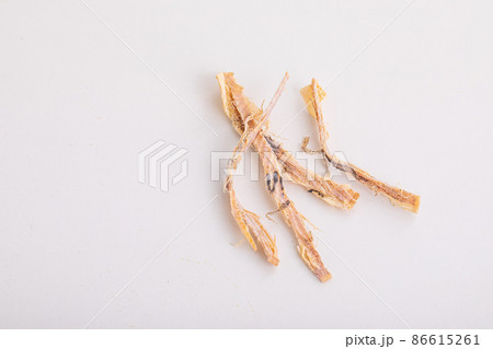 白い背景のさきいか　Dried fish 86615261