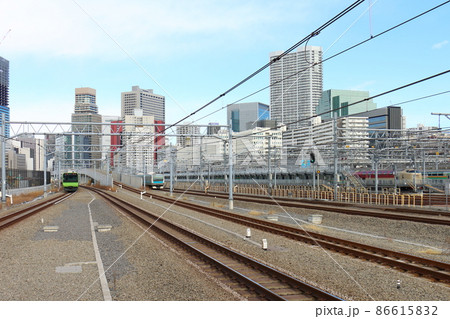 高輪ゲートウェイ駅の山手線E235系電車と京浜東北線E233系 寝台特急「サンライズ瀬戸・出雲」 高輪ゲートウェイ駅の山手線E235系電車と京浜東北線E233系 寝台特急「サンライズ瀬戸・出雲」 86615832