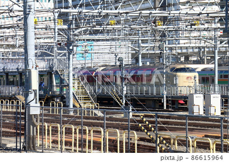 高輪ゲートウェイ駅から見る寝台特急「サンライズ瀬戸・出雲」 東京都港区港南 高輪ゲートウェイ駅から見る寝台特急「サンライズ瀬戸・出雲」 東京都港区港南 86615964
