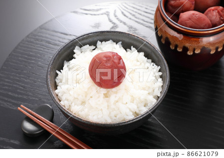 梅干しとご飯 86621079