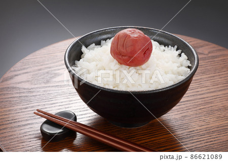 梅干しとご飯 86621089