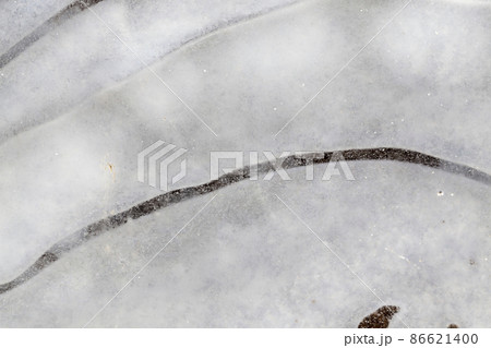 a thick layer of ice formed on the territory of the field 86621400