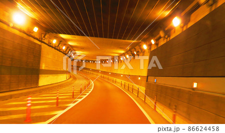 JR川口駅西口と産業道路をつなぐ地下トンネルの風景 JR川口駅西口と産業道路をつなぐ地下トンネルの風景 86624458