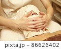 フェイシャルエステ　施術シーン 86626402