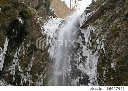 四国徳島県神山町の名瀑「神通滝」 四国徳島県神山町の名瀑「神通滝」 86627941